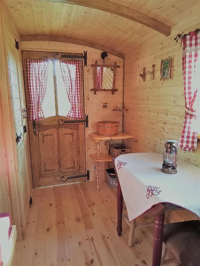Acabatz De Dintrar Bed & Breakfast Brezons
