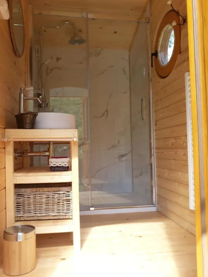 Acabatz De Dintrar Bed & Breakfast Brezons