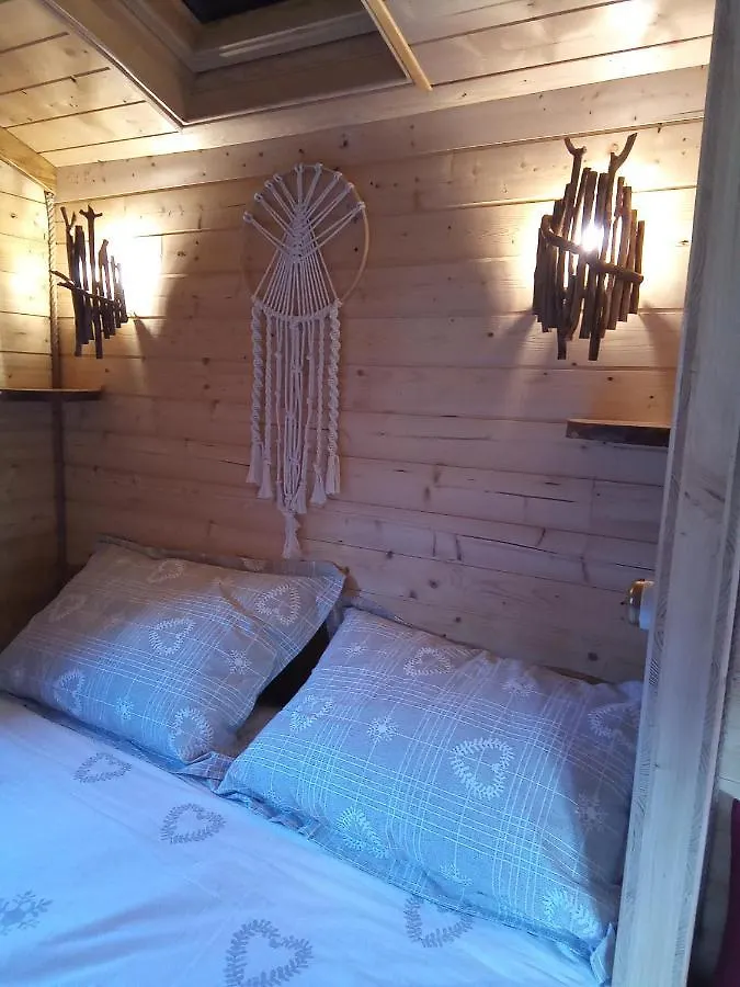 Acabatz De Dintrar Bed & Breakfast Brezons